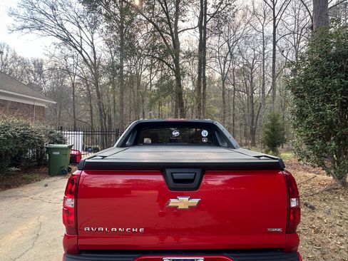 Used 2009 Chevrolet Avalanche LTZ image 5