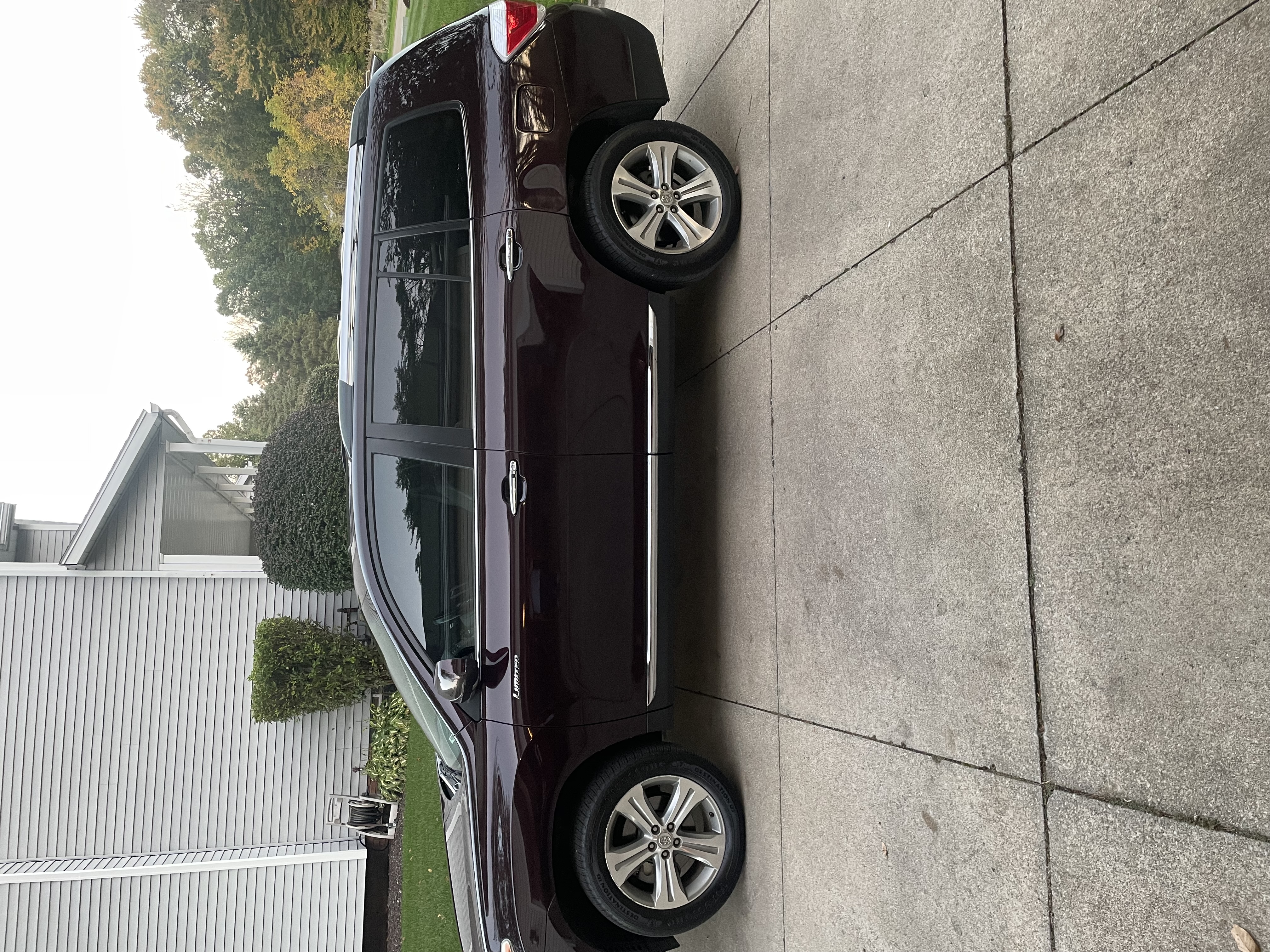 Used 2011 Toyota Highlander Limited w/ Tow Pkg AWD/4WD image 1