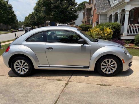 Used 2014 Volkswagen Beetle 1.8T FWD image 5