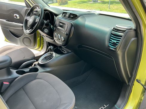 Used 2016 Kia Soul FWD image 8