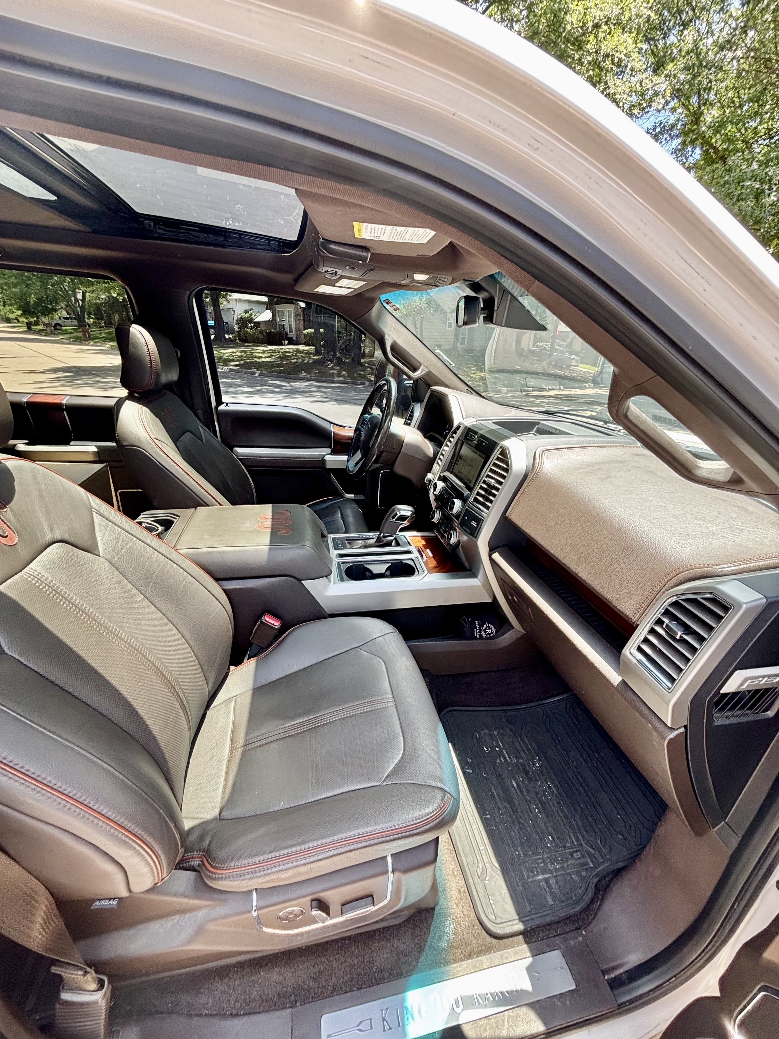 Used 2015 Ford F150 King Ranch w/ Equipment Group 601A Luxury AWD/4WD image 12