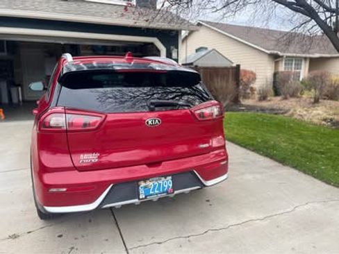 Used 2017 Kia Niro LX image 12