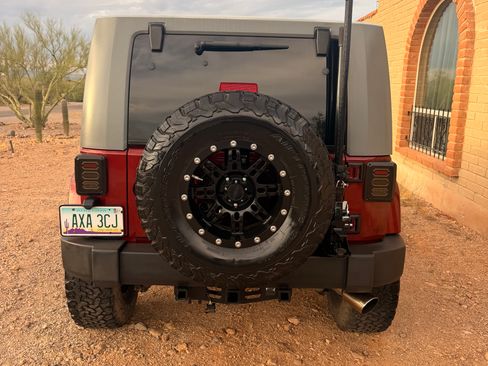 Used 2008 Jeep Wrangler Sahara AWD/4WD image 5