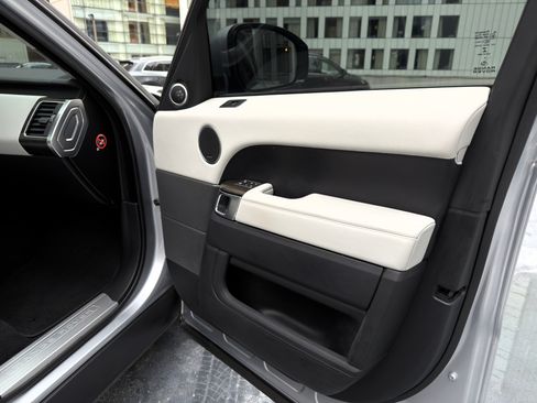 Used 2016 Land Rover Range Rover Sport Supercharged image 18