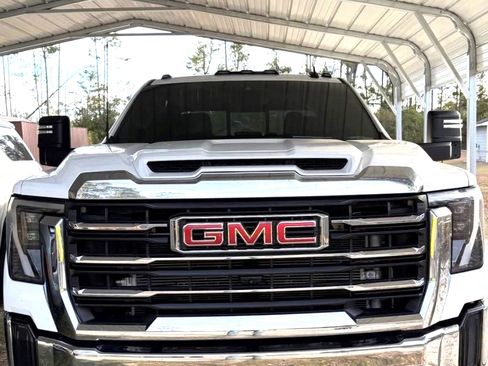 Used 2024 GMC Sierra 3500 SLE w/ SLE Value Package image 1