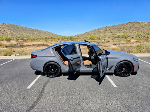 Used 2022 BMW 530i w/ Convenience Package image 15