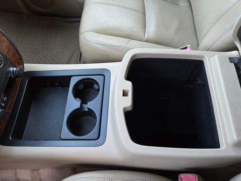 Used 2007 Chevrolet Suburban 2500 LT w/ LT Preferred Equipment Group image 14