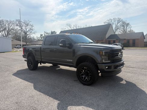 Used 2019 Ford F250 Lariat w/ Lariat Ultimate Package image 10