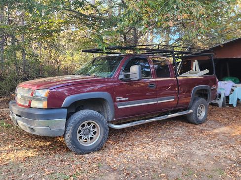 Used 2003 Chevrolet Silverado 2500 LT w/ Skid Plate Package image 1