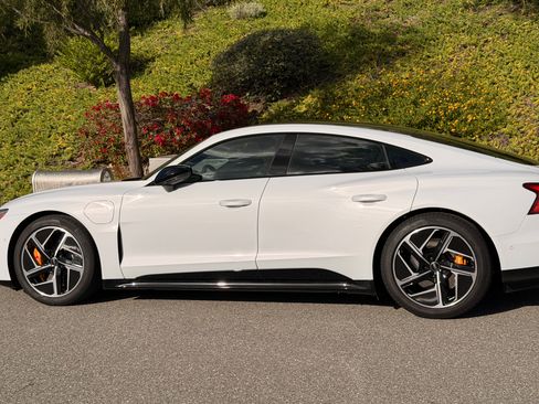 Used 2024 Audi RS e-tron GT image 1