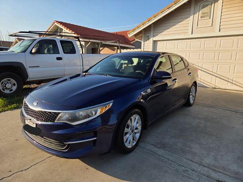 Used 2017 Kia Optima LX image 2