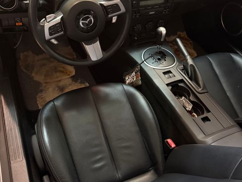 Used 2008 MAZDA MX-5 Miata Grand Touring RWD image 9