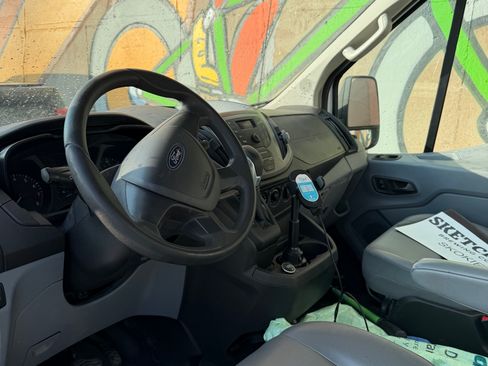 Used 2018 Ford Transit 250 130 Medium Roof image 2