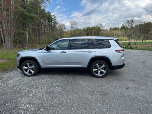 Used 2021 Jeep Grand Cherokee L Limited w/ Trailer Tow Group (B) AWD/4WD image 2