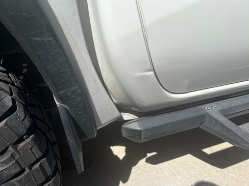 Used 2023 Nissan Frontier PRO-4X w/ Pro-4X Premium Package image 12