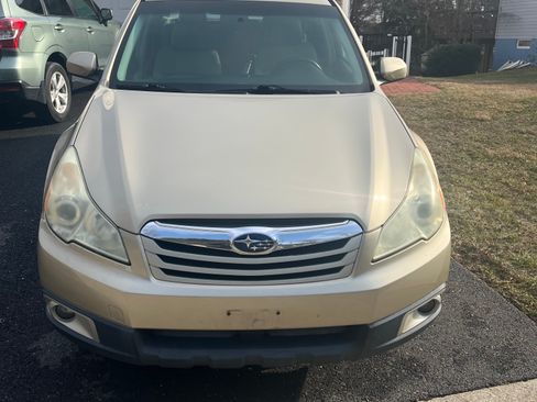 Used 2010 Subaru Outback 2.5i Premium image 1