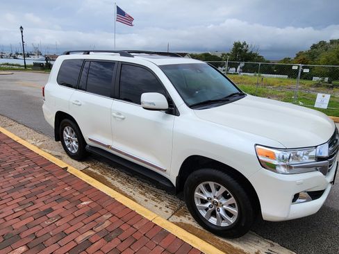 Used 2017 Toyota Land Cruiser AWD/4WD image 8