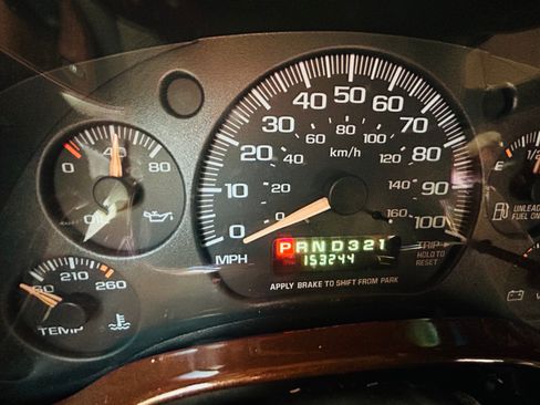 Used 2002 Chevrolet Express 1500 w/ LS Preferred Equipment Group image 28