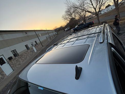 Used 2013 Cadillac Escalade Luxury image 5