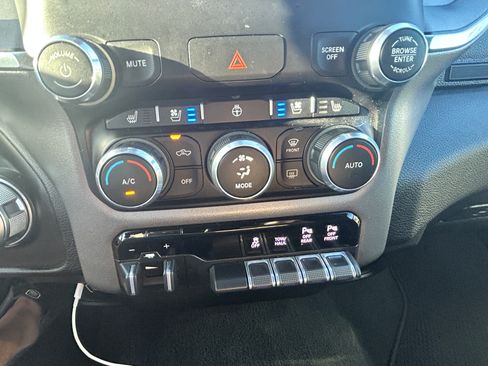 Used 2022 RAM 2500 Laramie AWD/4WD image 17