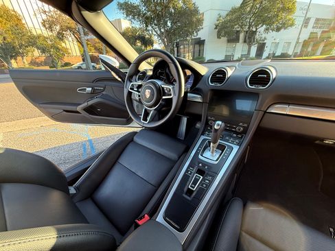 Used 2024 Porsche 718 Boxster image 26