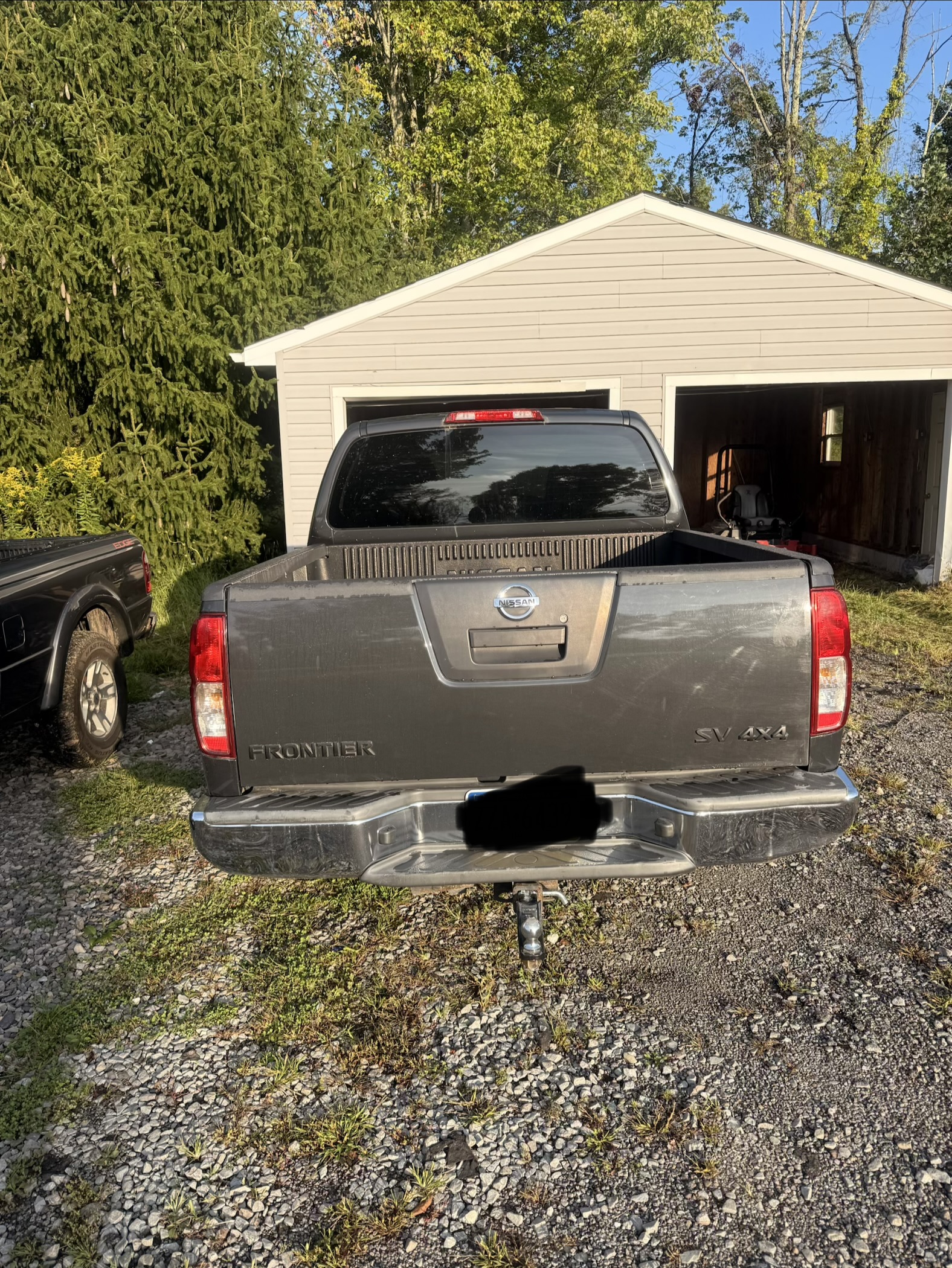 Used 2012 Nissan Frontier SV AWD/4WD image 4