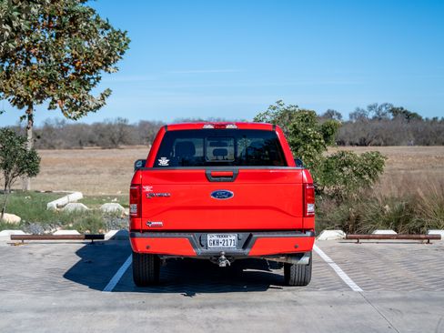 Used 2015 Ford F150 XLT w/ Equipment Group 302A Luxury image 5