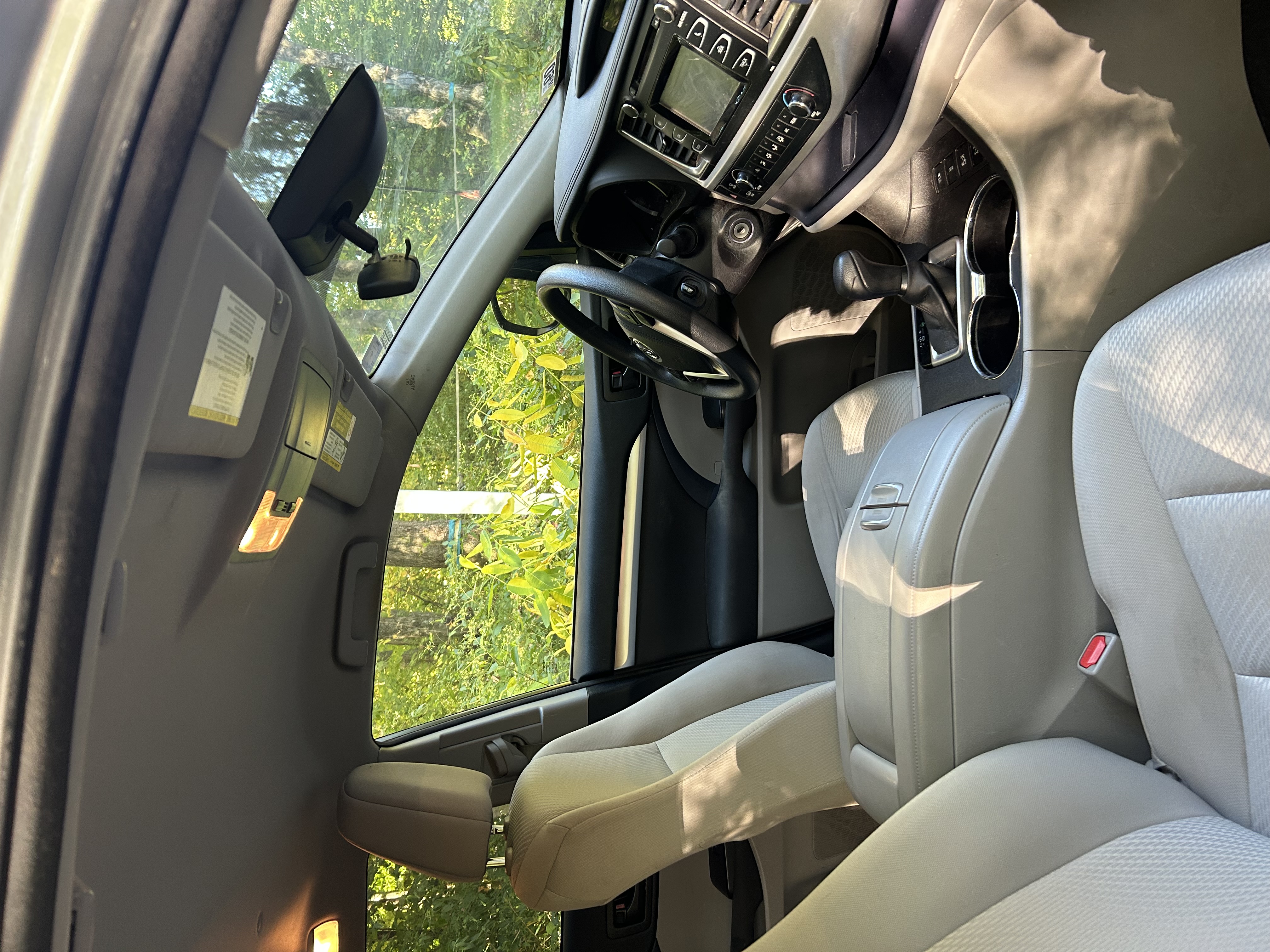 Used 2017 Toyota Highlander LE AWD/4WD image 12