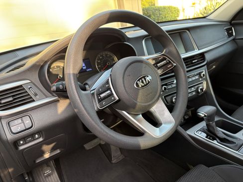 Used 2020 Kia Optima LX image 13