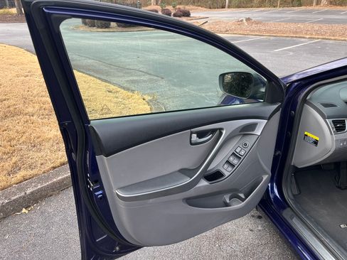 Used 2014 Hyundai Elantra Limited w/ Option Group 03 image 21