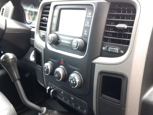Used 2015 RAM 3500 Tradesman w/ Power & Remote Entry Group image 15