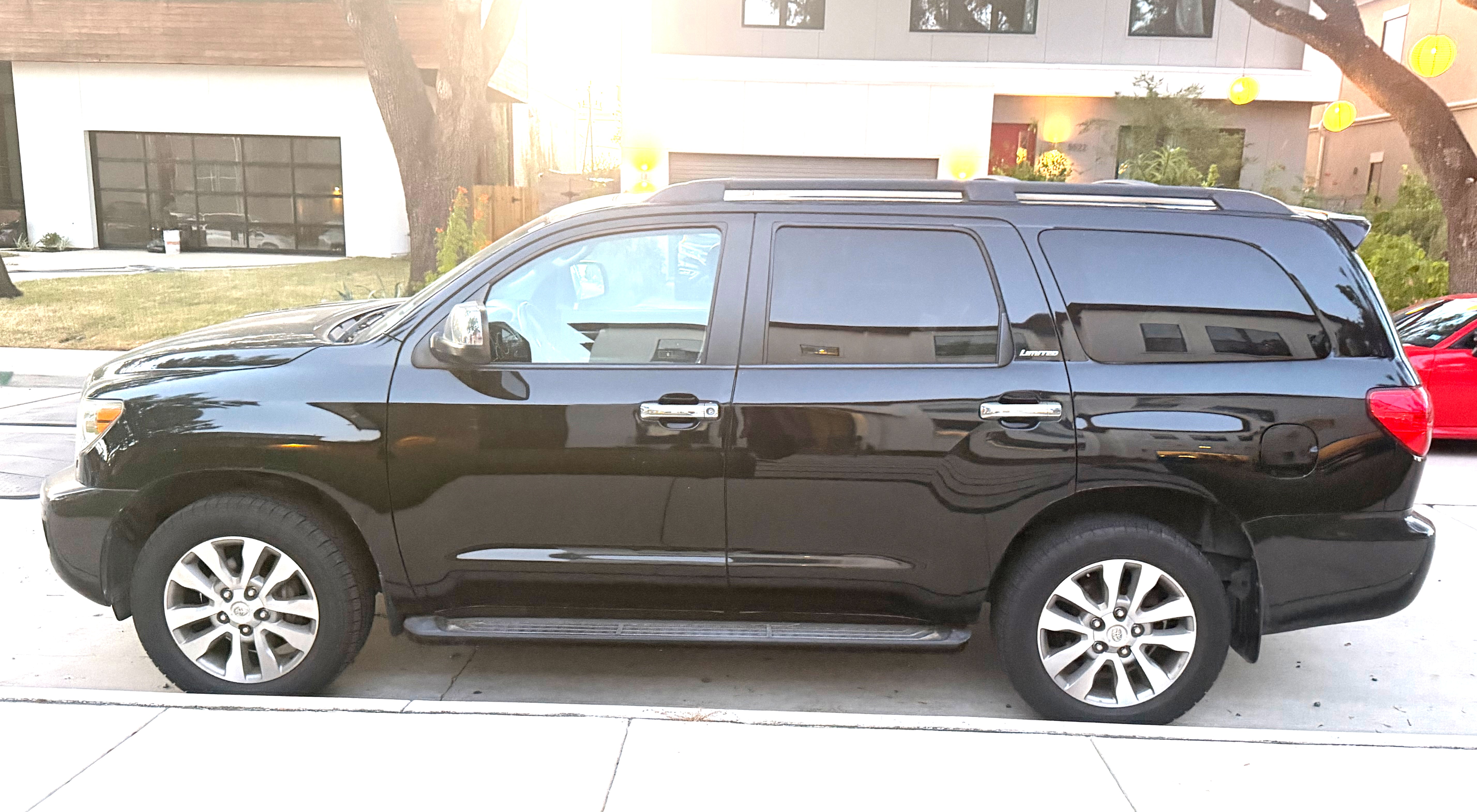 Used 2016 Toyota Sequoia Limited w/ Safety & Convenience Package AWD/4WD image 2