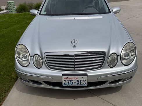 Used 2006 Mercedes-Benz E 350 Sedan image 2
