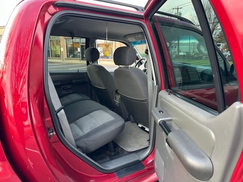 Used 2004 Ford Explorer Sport Trac 4x4 image 10