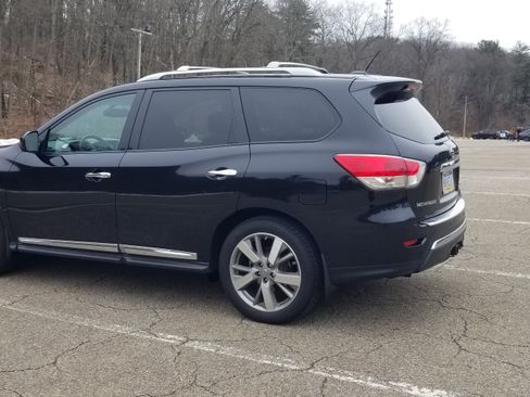 Used 2015 Nissan Pathfinder Platinum w/ Cargo Package image 5
