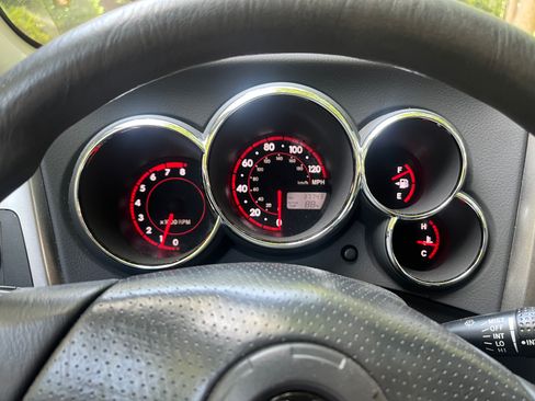 Used 2005 Pontiac Vibe w/ Power Group Value Package FWD image 9