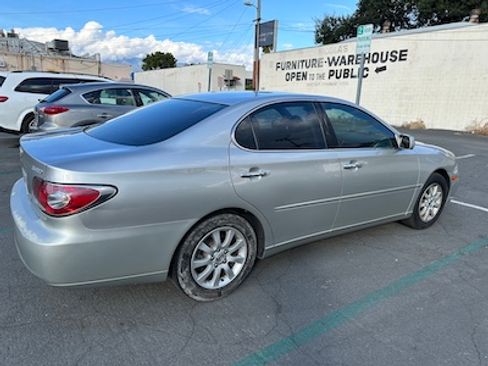 Used 2004 Lexus ES 330 image 2
