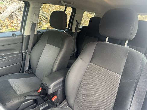 Used 2014 Jeep Patriot Sport FWD image 11