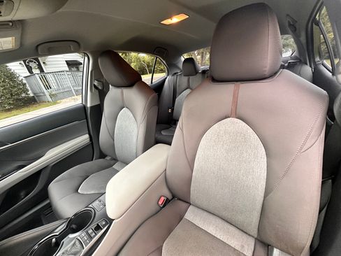 Used 2019 Toyota Camry LE FWD image 26