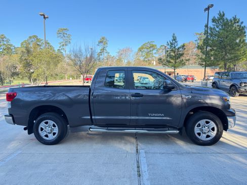 Used 2011 Toyota Tundra 4x4 Double Cab w/ Tow Pkg image 6