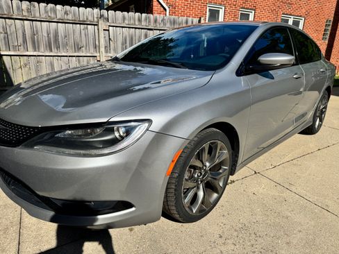 Used 2015 Chrysler 200 S w/ Navigation & Sound Group I FWD image 1