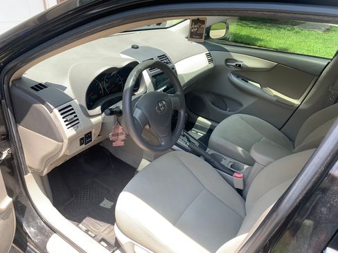 Used 2010 Toyota Corolla LE image 6