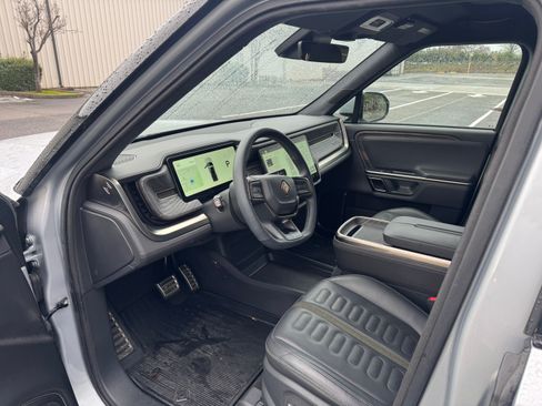 Used 2022 Rivian R1T Adventure image 6