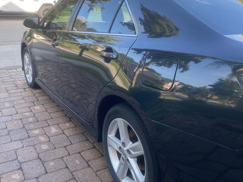 Used 2013 Toyota Camry SE w/ Leather Pkg FWD image 10
