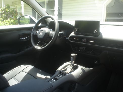 Used 2025 Honda HR-V LX image 10