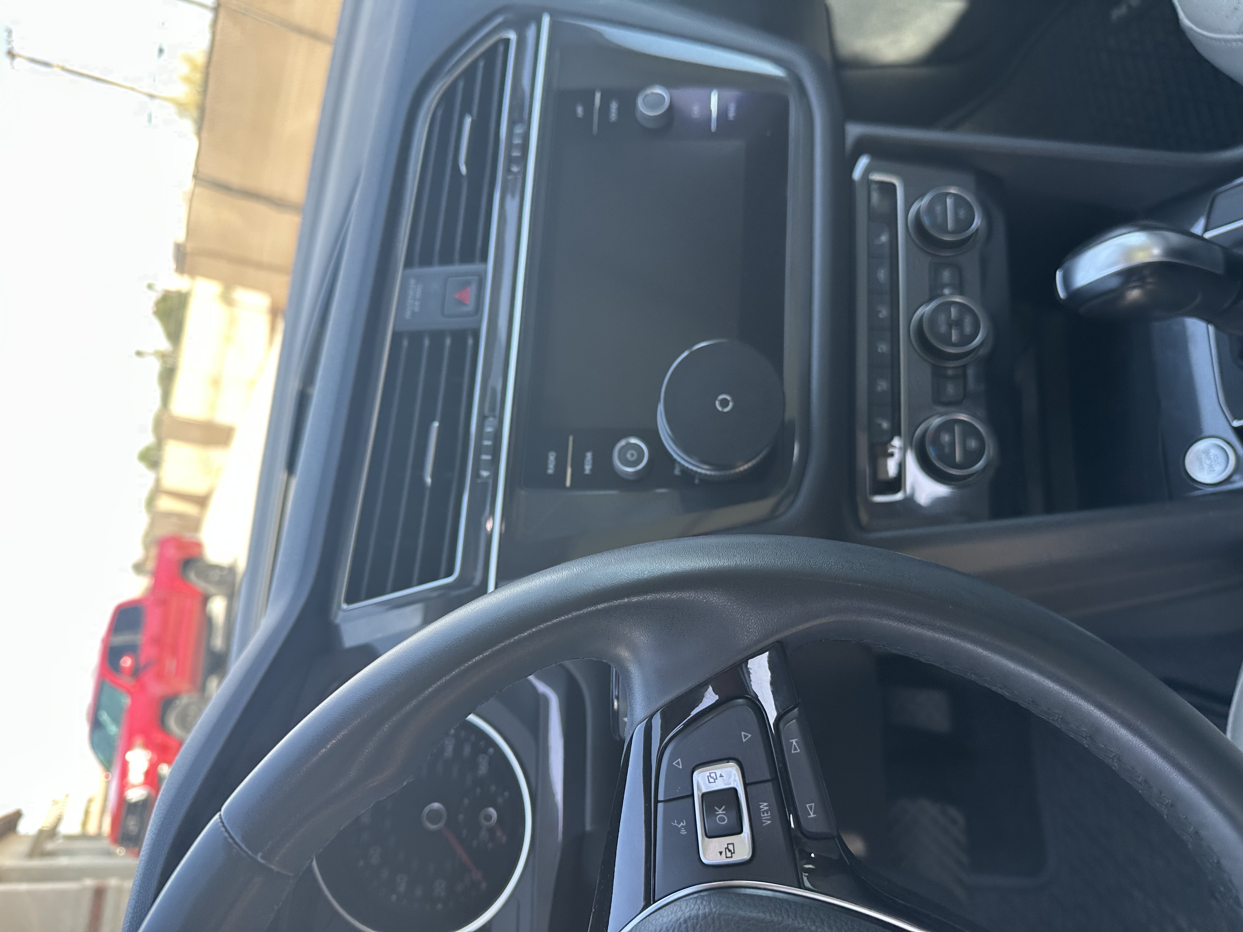 Used 2020 Volkswagen Tiguan SE w/ Panoramic Sunroof Package FWD image 11