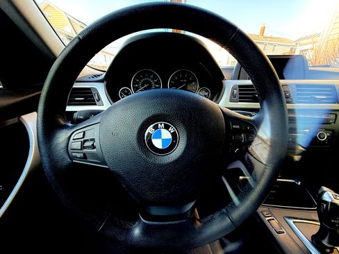 Used 2015 BMW 320i xDrive Sedan image 9