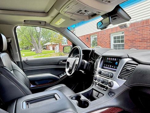 Used 2018 GMC Yukon XL SLT AWD/4WD image 6
