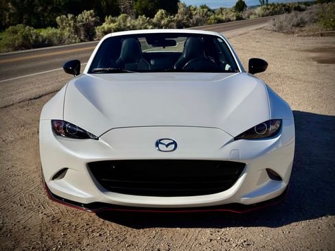 Used 2022 MAZDA MX-5 Miata Club RWD image 4