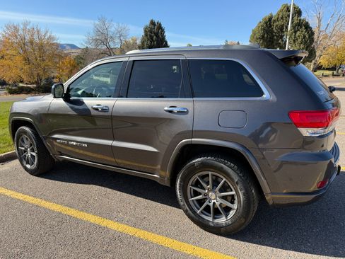 Used 2018 Jeep Grand Cherokee Overland image 5